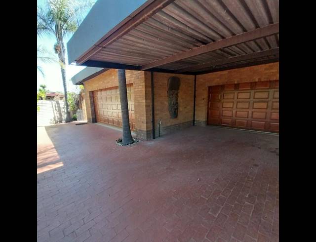 5 BEDROOM HOUSE FOR SALE IN SUNWARD PARK